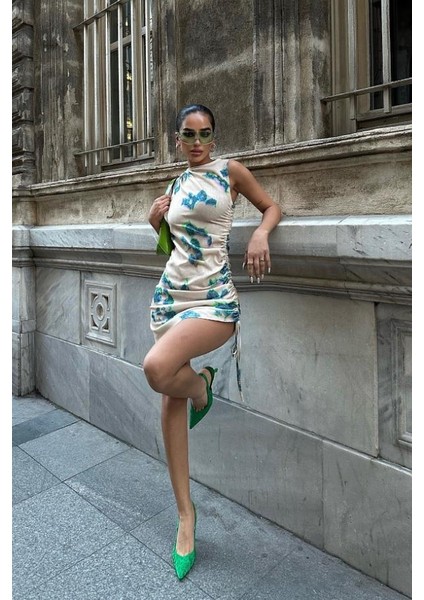 Kadın Multi Desenli Dokuma Mini Kolsuz Elbise fırsatları