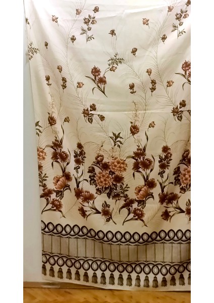 Eski Köy Evi Çiçek Motifli 45 Yıllık Kahverengi Antika Güneşlik Perde modelleri