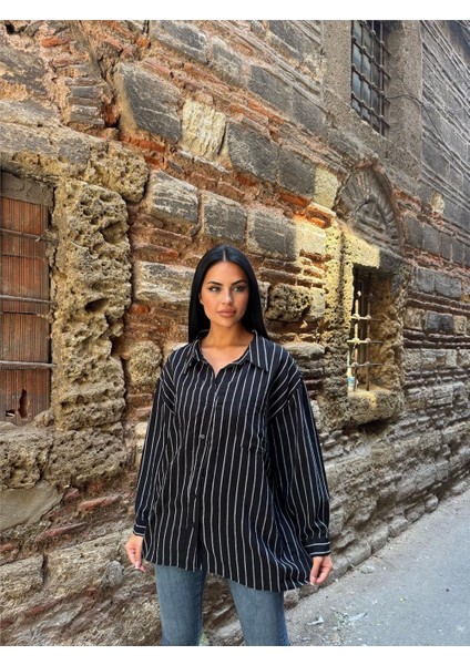 Siyah Çizgili Oversize Pamuklu Düğmeli Gömlek fırsatları