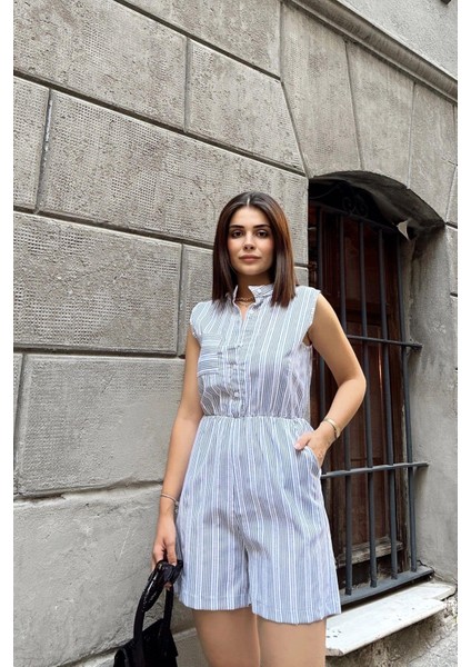 Laci Kolsuz, Düğmeli Hakim Yaka, Beli Lastikli, Cepli, Şort Modelli Kısa Çizgili Tulum modelleri