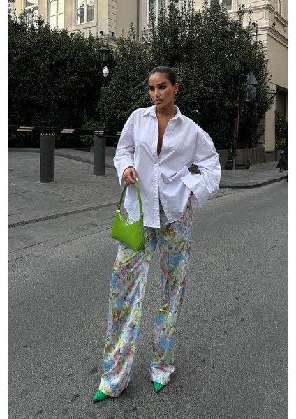 Kadın Beyaz Dokuma Sırt Dekolteli Polo Yaka Uzun Gömlek fırsatları