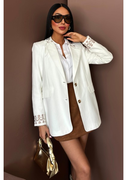 Kadın Beyaz Kruvaze Nakışlı Dokuma Blazer Ceket fiyatları