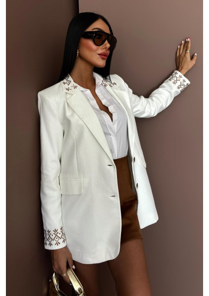 Kadın Beyaz Kruvaze Nakışlı Dokuma Blazer Ceket fırsatları