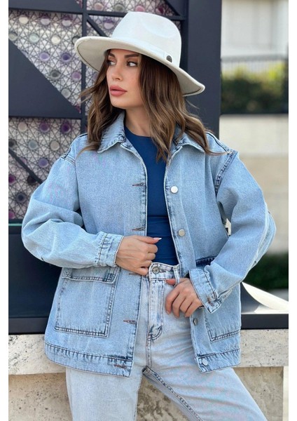 Kadın Buz Mavi Geniş Cepli, Kaliteli Jeans Kumaş, Salaş Kot Ceket