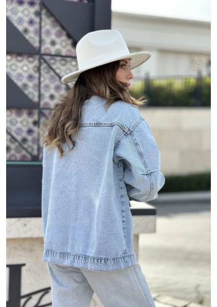 Kadın Buz Mavi Geniş Cepli, Kaliteli Jeans Kumaş, Salaş Kot Ceket fiyatları