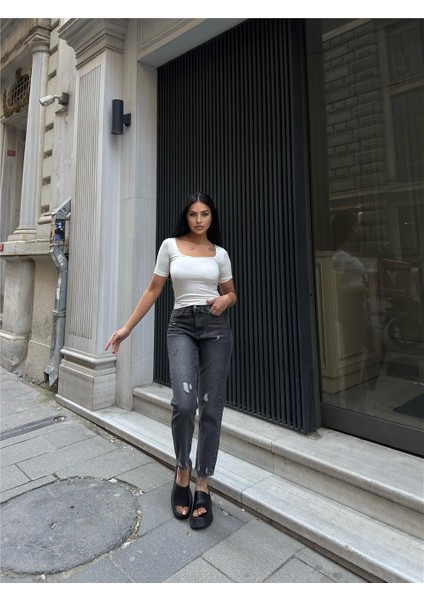 Kadın Ekru Kelebek Nakışlı Bisiklet Yaka Uzun Kollu Viskon Badi Tişört modelleri