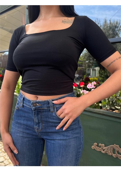 Kadın Siyah Kelebek Nakışlı Bisiklet Yaka Uzun Kollu Viskon Badi Tişört