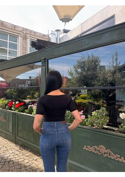 Kadın Siyah Kelebek Nakışlı Bisiklet Yaka Uzun Kollu Viskon Badi Tişört fiyatları