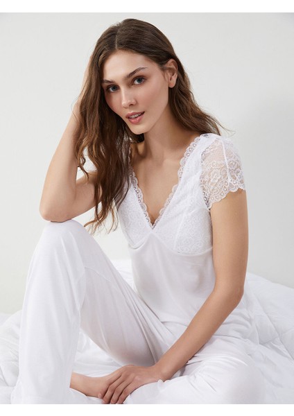 Yeni Sezon V Yaka Dantel Detayli Kadin Pijama Takimi - S5G239Z8