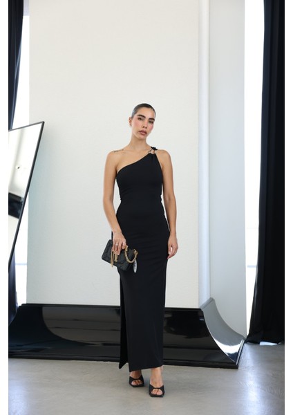 Aksesuar Detaylı Yanı Yırtmaçlı Midi Elbise fırsatları