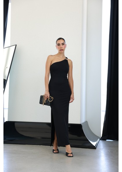 Aksesuar Detaylı Yanı Yırtmaçlı Midi Elbise indirimleri