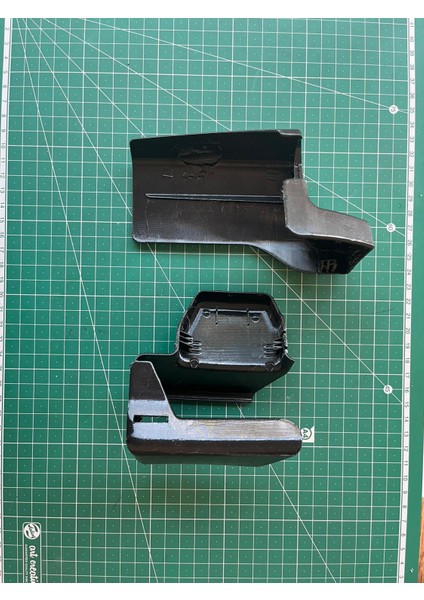 Toyota Corolla (02-07) Koltuk Altı Sürgü Kapağı