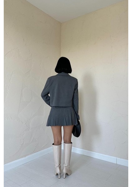 Gri Bomber Ceket ve Pileli Etek Takım fırsatları