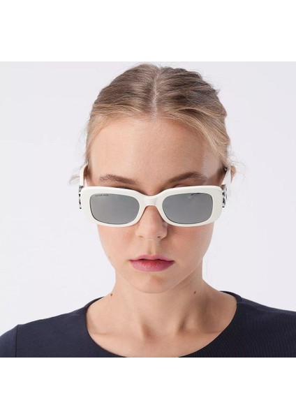 BB0310SK 003 Beyaz Siyah Aynalı Dikdörtgen Kadın Güneş Gözlüğü 53-22