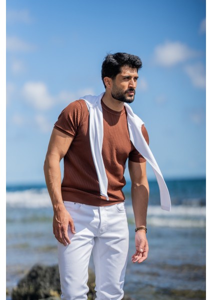 Bisiklet Yaka Kendinden Desenli Triko Tshırt modelleri