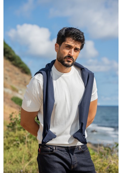 Bisiklet Yaka Kendinden Desenli Triko Tshırt indirimleri