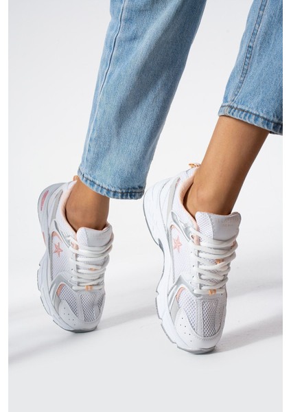 570 New Kadin Sneakers Spor Ayakkabı fırsatları