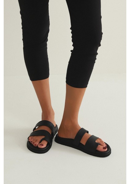 Sandalet 2509 - Çift Bantlı Parmak Arası Siyah Kadın Terlik fiyatları