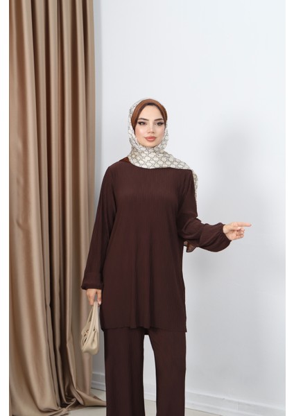 Kıraşlı Pantolonlu Ikili Takım fırsatları