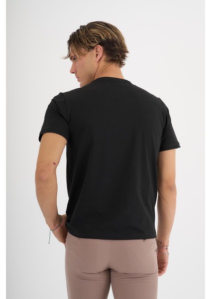 Erkek Siyah %100 Pamuklu Standart Kalıp Likralı Basic T-Shirt fırsatları