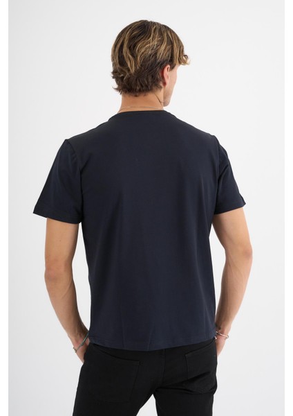 Erkek Lacivert %100 Pamuklu Standart Kalıp Likralı Basic T-Shirt modelleri