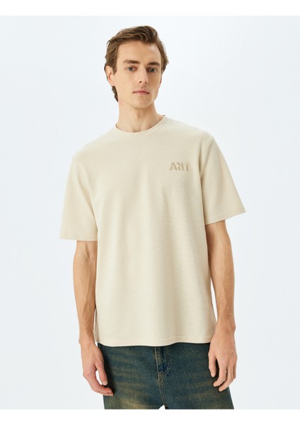 Yeni Sezon Işlemeli Pamuklu Tok Kumaş Regular Fit Bisiklet Yaka Kısa Kollu Tişört modelleri