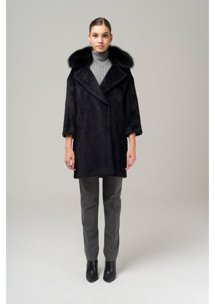 Çıkabilir Kürklü Işleme ve Inci Detaylı Peluş Kaban Siyah 3959-TK fiyatları