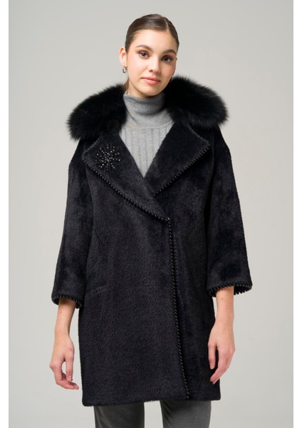 Çıkabilir Kürklü Işleme ve Inci Detaylı Peluş Kaban Siyah 3959-TK modelleri