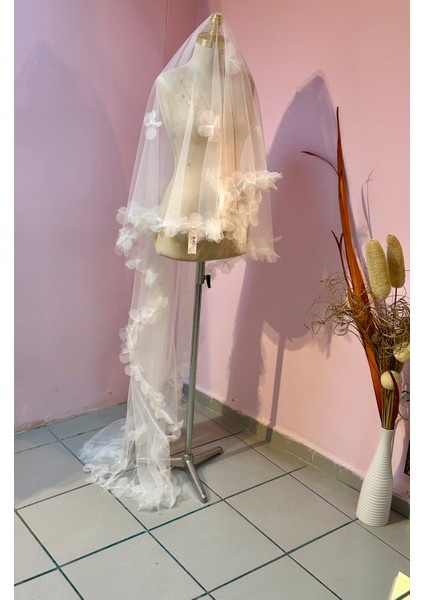 Gül Inci Işli Uzun Gelin Duvağı modelleri