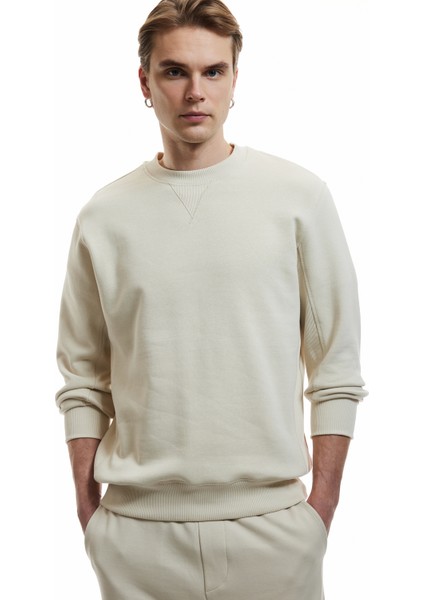 Yeni Sezon Bisiklet Yaka Dikiş Detaylı Şardonlu Pamuk Karışımlı Basic Sweatshirt
