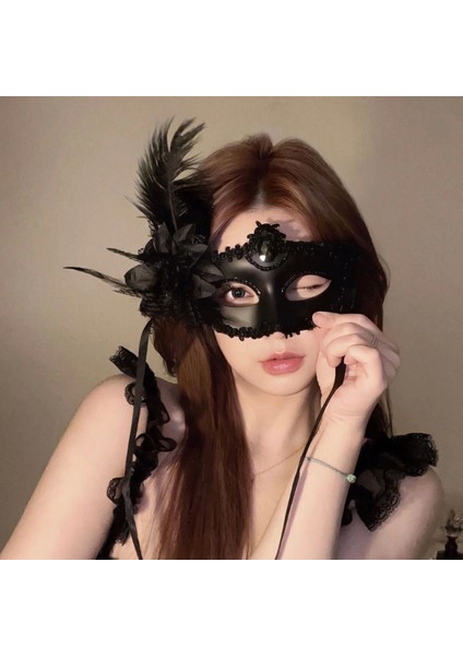 Siyah Mat Renk Yandan Tüylü Güllü Parti Balo Venedik Maskesi 16X22 (5047) fiyatları