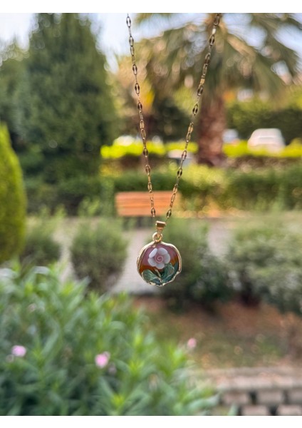 Pembe Beyaz Çiçek Luxury Çelik Kolye