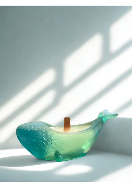 Balina Şeklinde El Yapımı Epoksi Mum – Ahşap Fitilli, Dekoratif & Yeniden Kullanılabilir (7X11,5CM) indirimleri