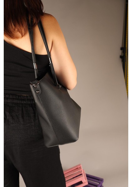 Yavrulu Kol Çantası Siyah modelleri