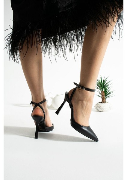 Kadın Ince Topuklu Bilekten Bağlamalı Stiletto modelleri