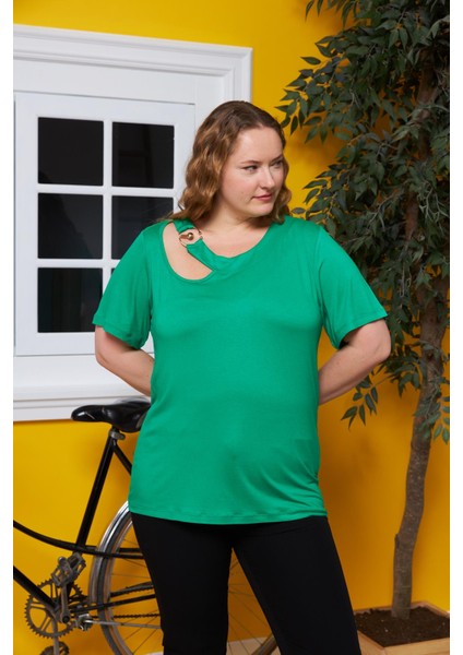 Yaka Halka Detaylı Büyük Beden Tişört Yeşil fırsatları