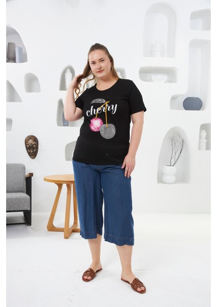 Taş Işlemeli Kiraz Desenli Büyük Beden Tişört Siyah indirimleri