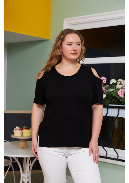 Omuzları Açık Büyük Beden Tişört Siyah