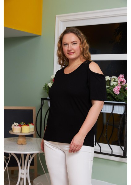 Omuzları Açık Büyük Beden Tişört Siyah modelleri