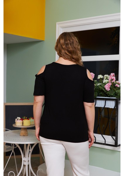 Omuzları Açık Büyük Beden Tişört Siyah fırsatları