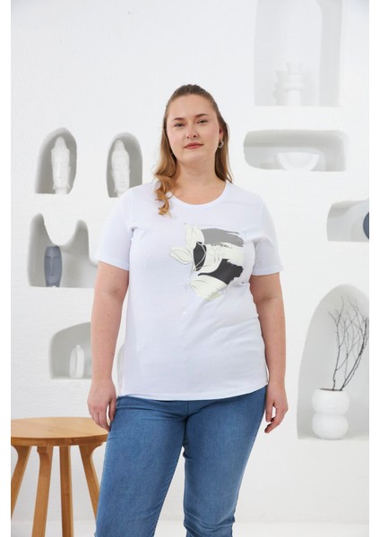 Çiçek Desenli Baskılı Büyük Beden Tişört Beyaz