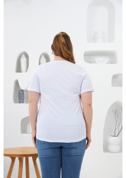 Çiçek Desenli Baskılı Büyük Beden Tişört Beyaz fırsatları