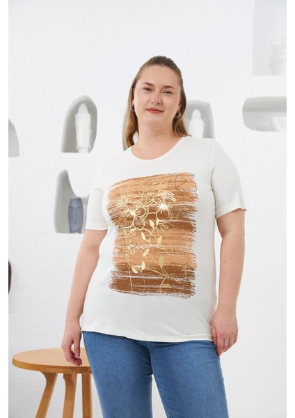 Çiçek Deseni Baskılı Büyük Beden Tişört Ekru modelleri