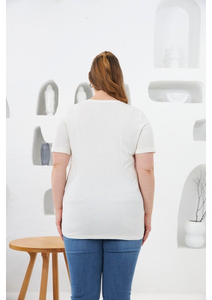 Çiçek Deseni Baskılı Büyük Beden Tişört Ekru indirimleri