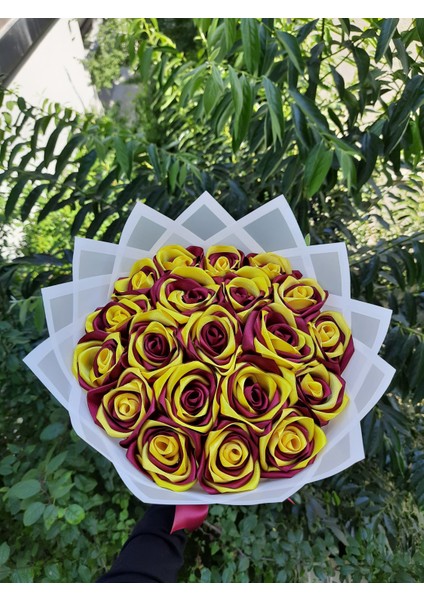 20 Li LED Işıklı Solmayan Gül Buketi Galatasaray Taraftar Buketi