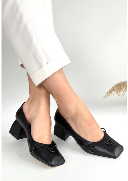 Cande Siyah Cilt Topuklu Ayakkabı