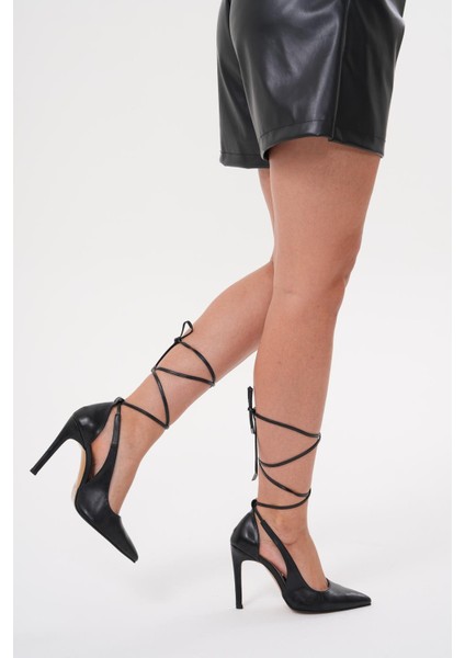 Golden Heel 10,5 cm Siyah Cilt Ipli Bilekten Bağlamalı Stiletto Topuklu Ayakkabı
