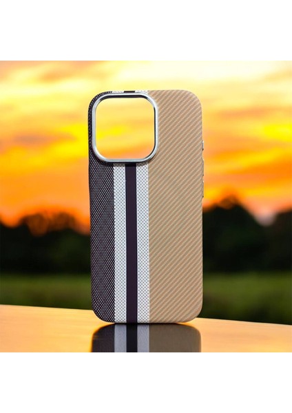 Apple Iphone 13/14 Uyumlu Lux Carbon Fiber Magsafe Metal Kılıf Ultra Hafif Ince Manyetik Kapak.
