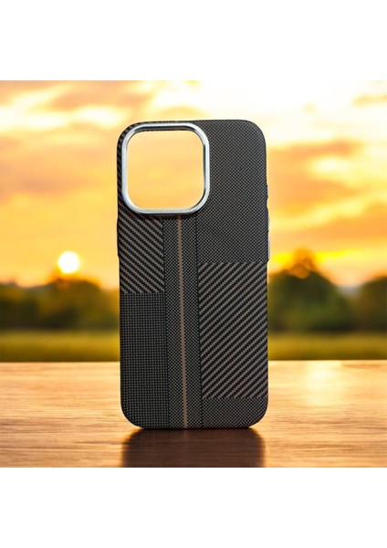 Apple Iphone 14 Pro Uyumlu Lux Carbon Fiber Magsafe Metal Kılıf Ultra Hafif Ince Manyetik Kapak.
