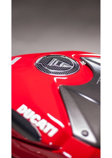 Ducati Panigale, Streetfighter, V4, V4S 2018-2024 ile Uyumlu Kaydırmaz 6D Karbon 22 Parça Tank Pad Seti GC12 indirimleri